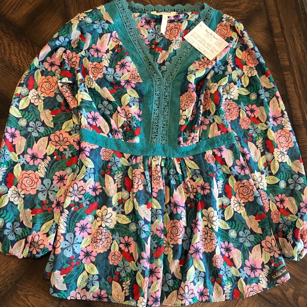 Women’s teal floral